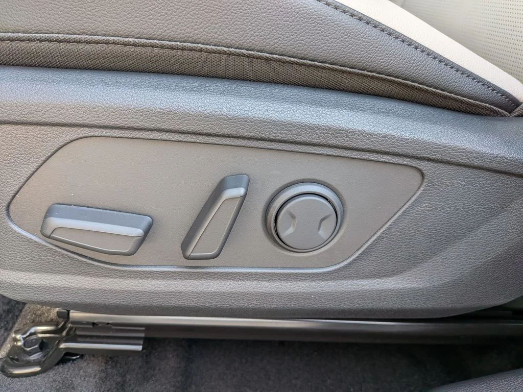 New 2027 Fusion Black Kia EX image 14