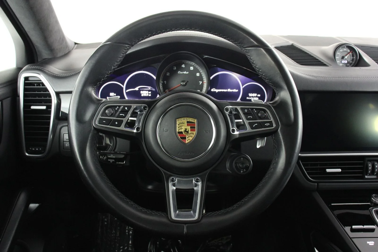 Used 2022 Chalk Porsche Turbo image 12