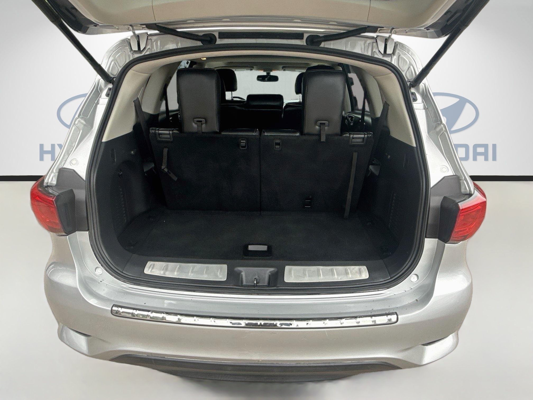 Used 2017 Liquid Platinum INFINITI Base image 24