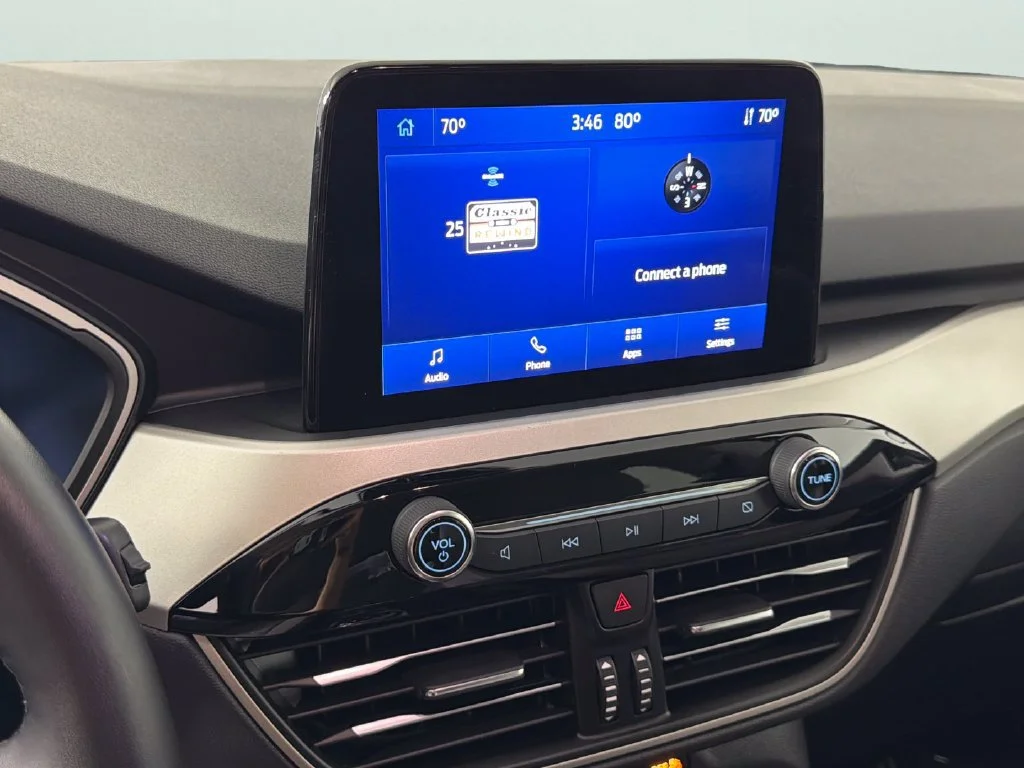 Used 2022  Ford SE image 22