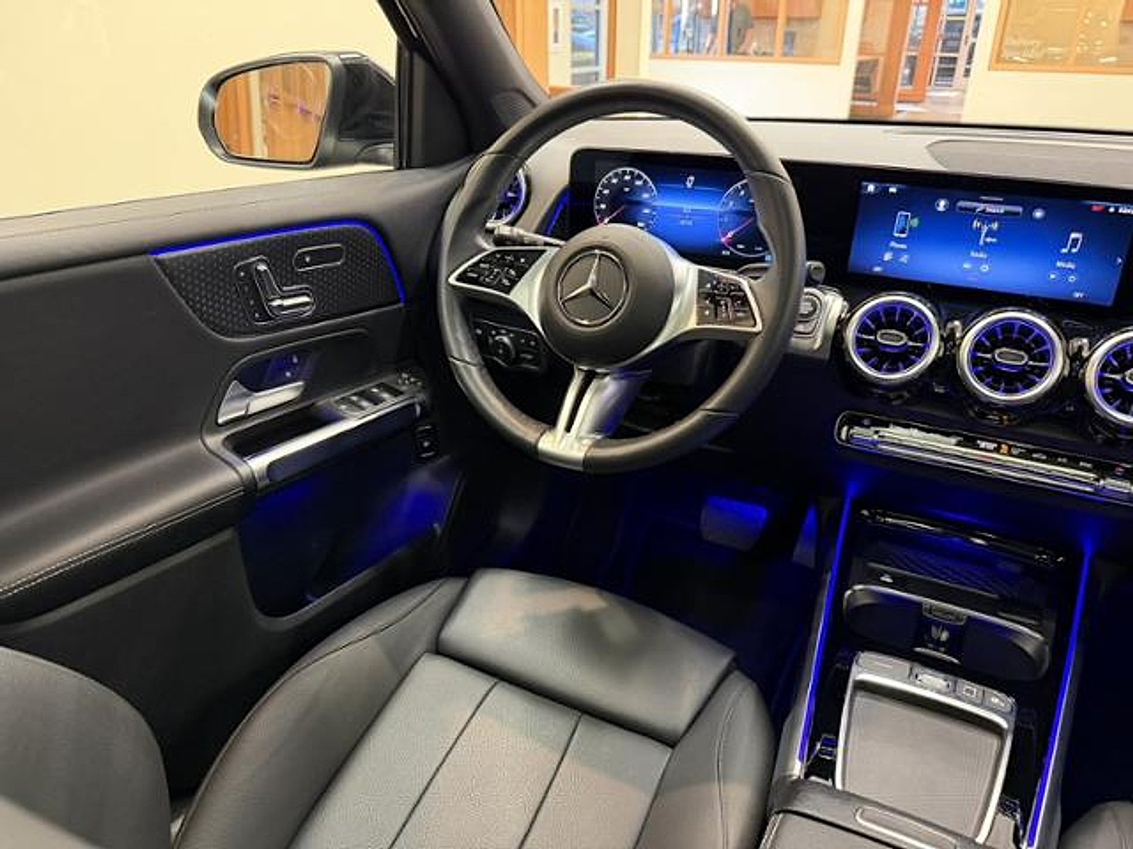 Used 2025 Night Black Mercedes-Benz  image 9