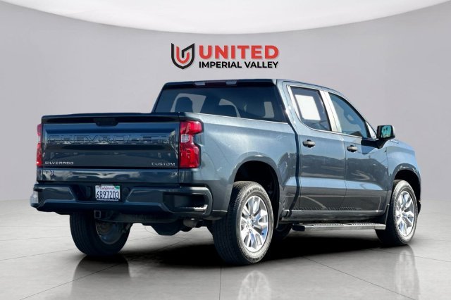 Used 2021 Gray Chevrolet Custom image 4