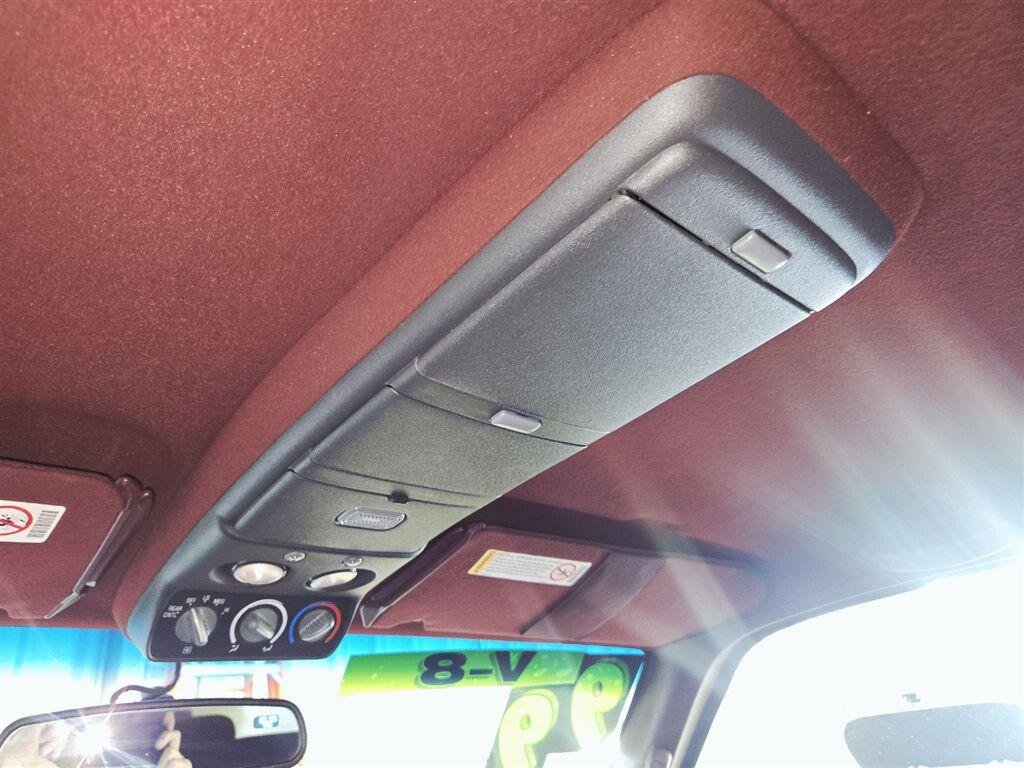 Used 1999 Summit White GMC BASE image 23