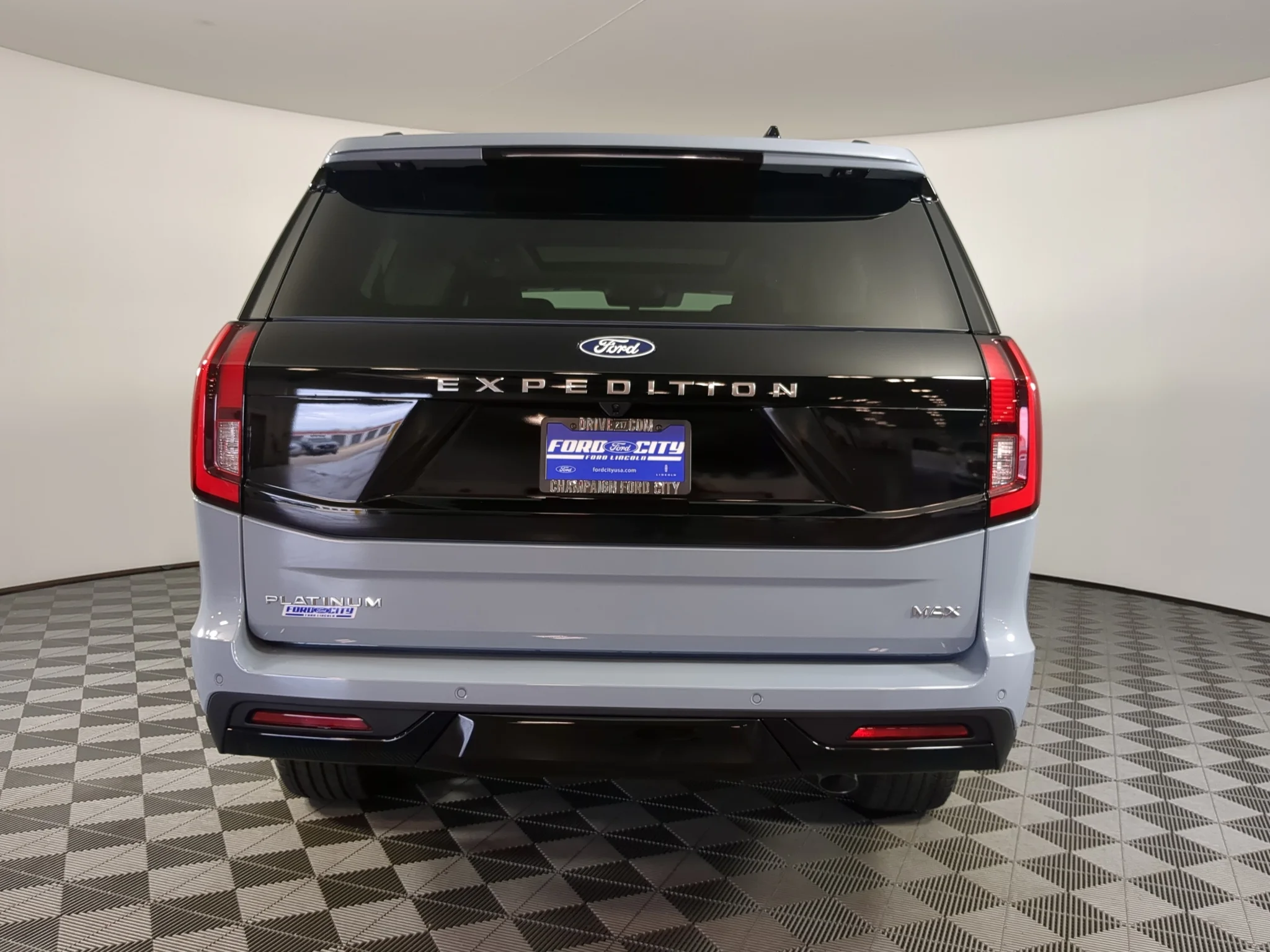 New 2027 Glacier Gray Metallic Tri-Coat Ford MAX Platinum image 7