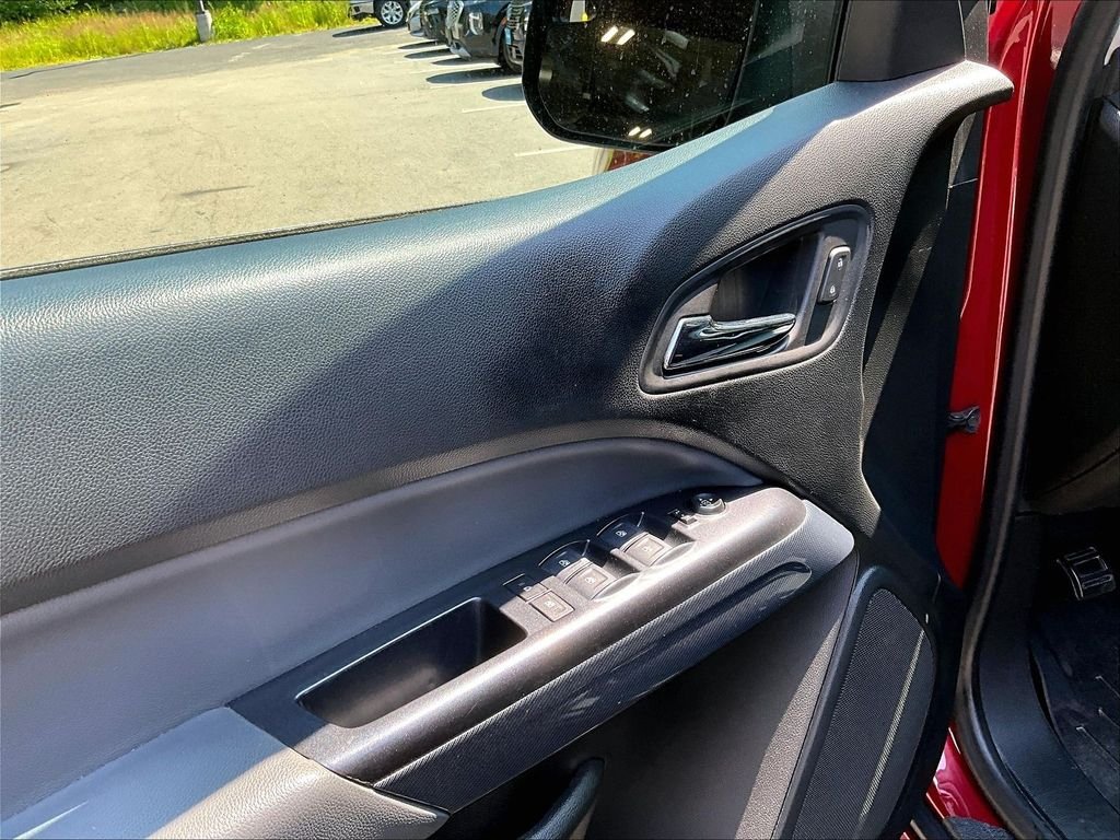 Used 2020 Red Chevrolet Z71 image 11
