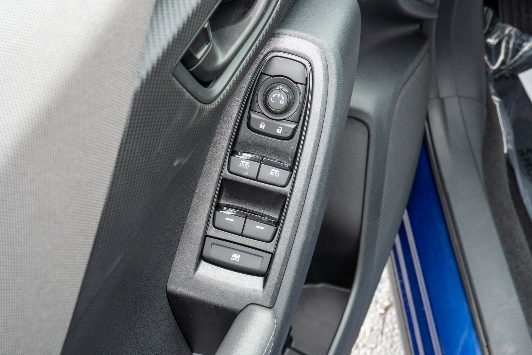 New 2026 SAPPHIRE BLUE PEARL Subaru Premium image 13
