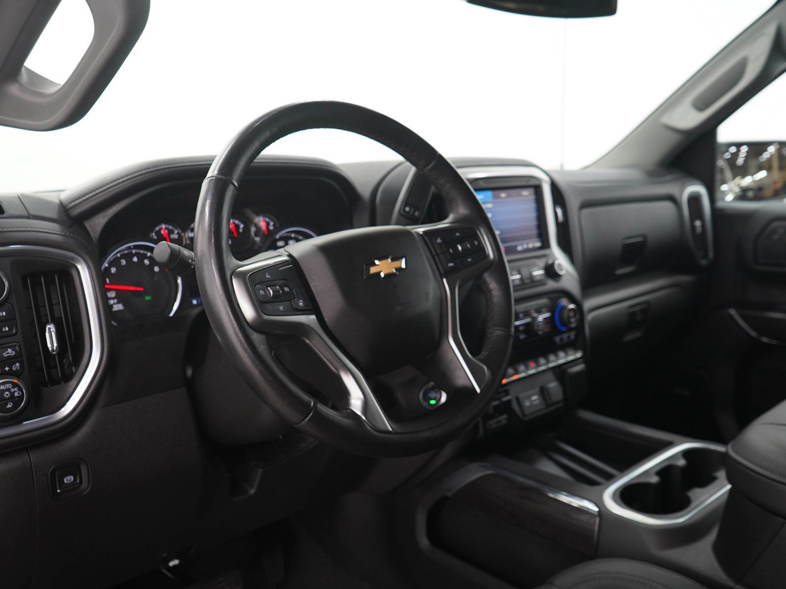Used 2019 Black Chevrolet LTZ image 27