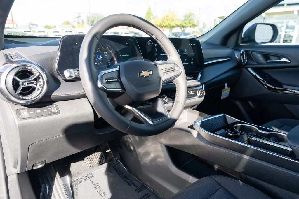 2027 Chevrolet Equinox LT - Photo 23