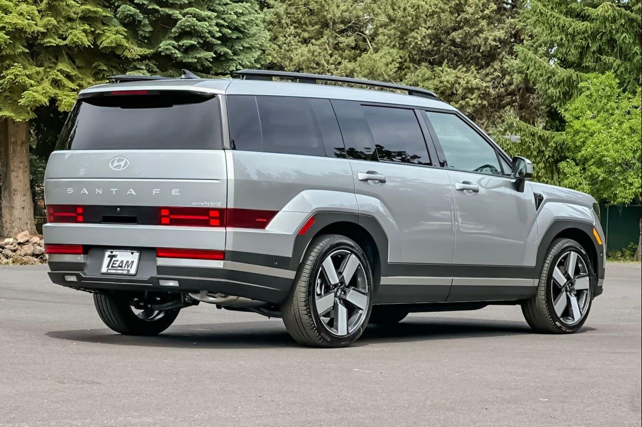 New 2026 Shimmering Silver Hyundai Limited image 4