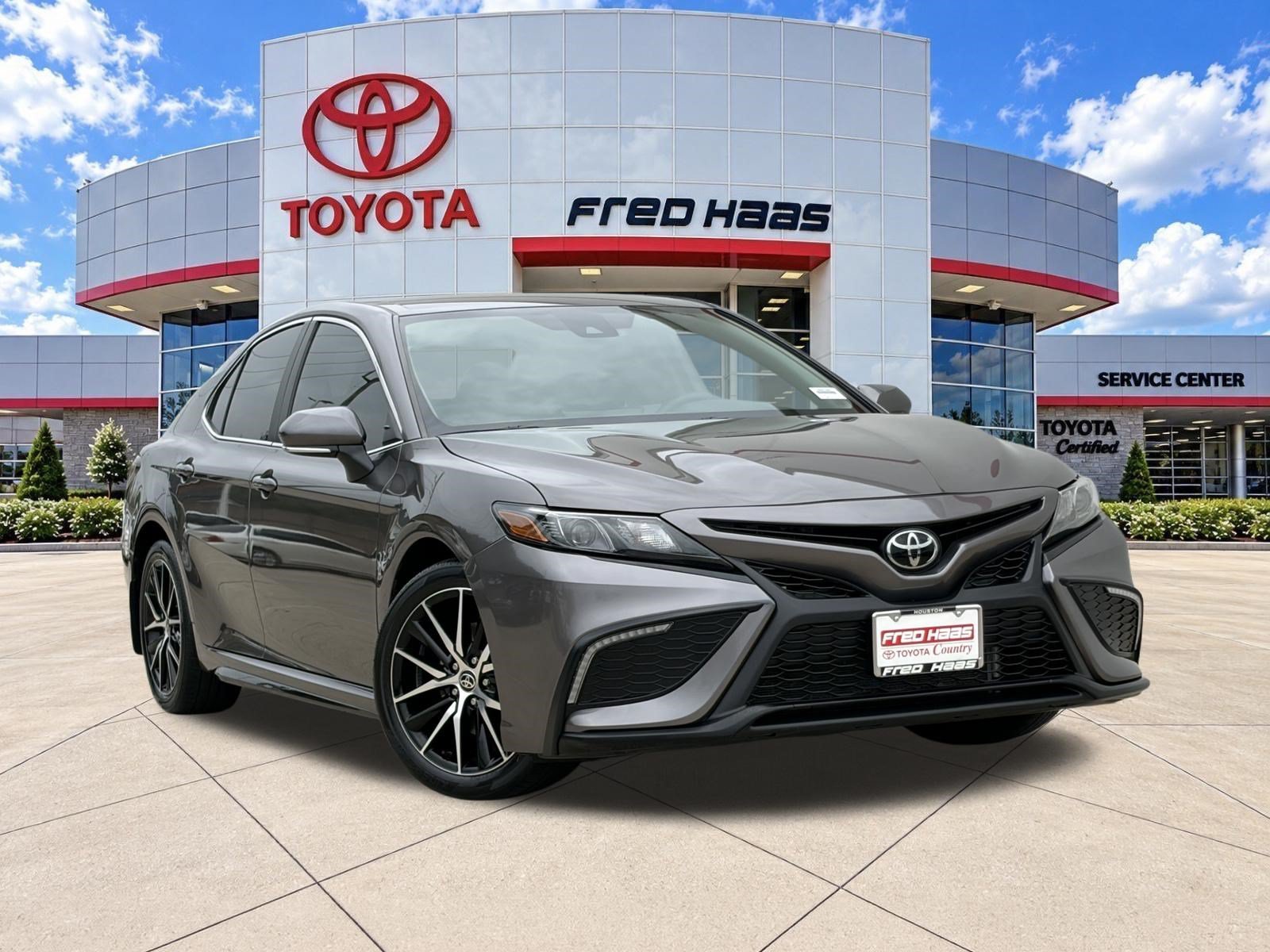 Used 2024 Predawn Gray Mica Toyota SE image 1