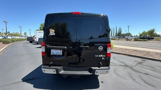 Used 2018 Super Black Nissan SL image 5