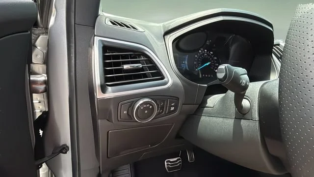 Used 2023 Silver Ford ST-Line image 23