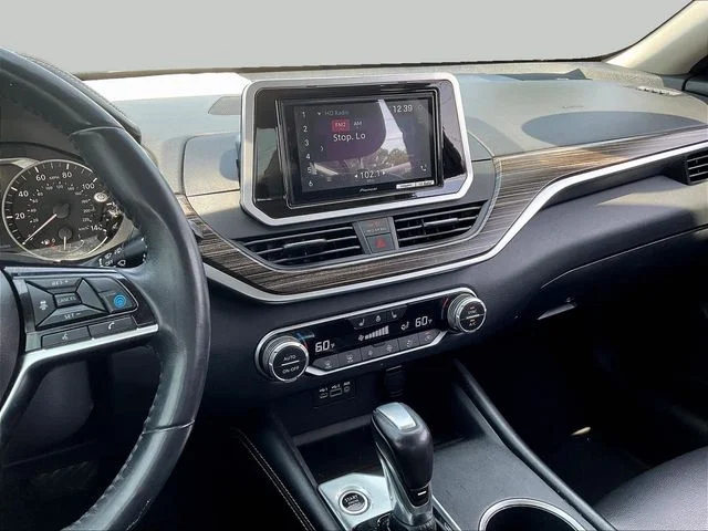 Used 2019 Black Nissan 2.5 SL image 11