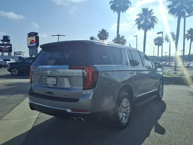 Used 2025 Sterling Metallic GMC Denali image 5