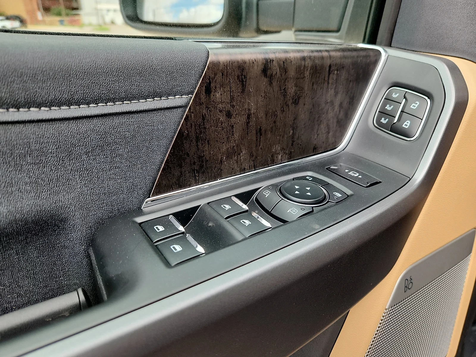 New 2026 Agate Black Metallic Ford F-250® Lariat® image 15