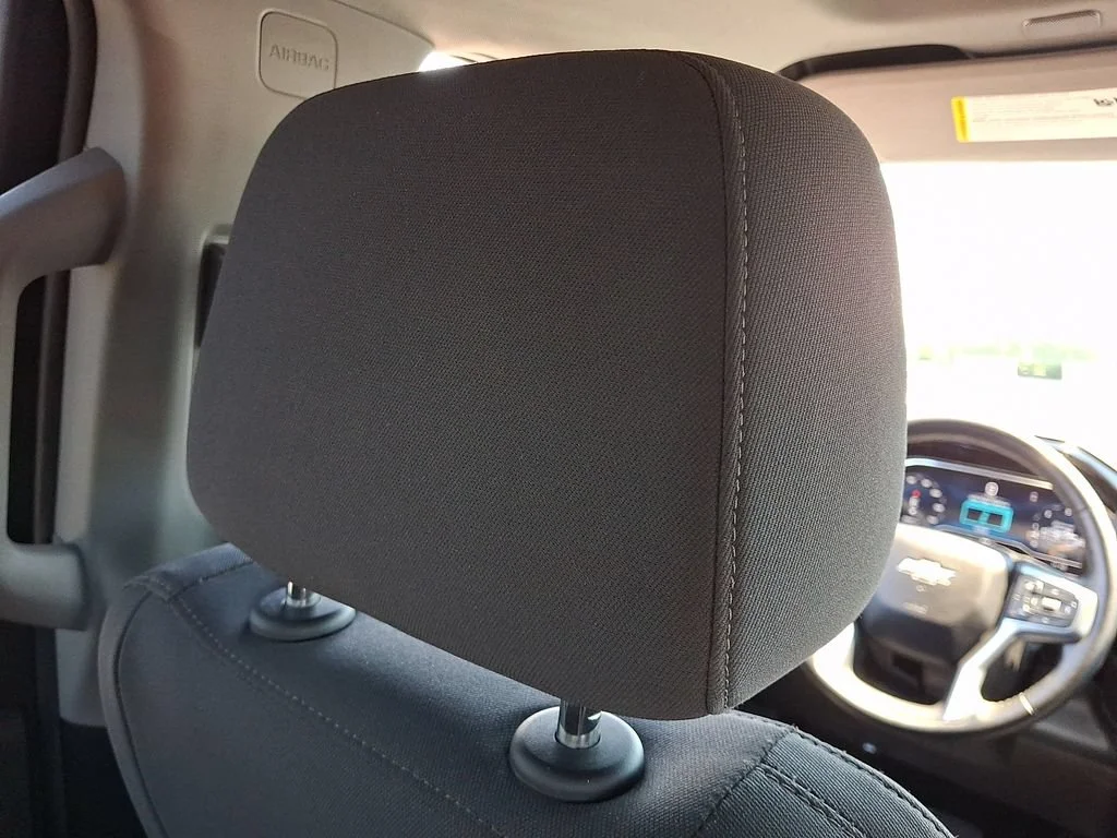 Used 2025 Summit White Chevrolet LT image 14