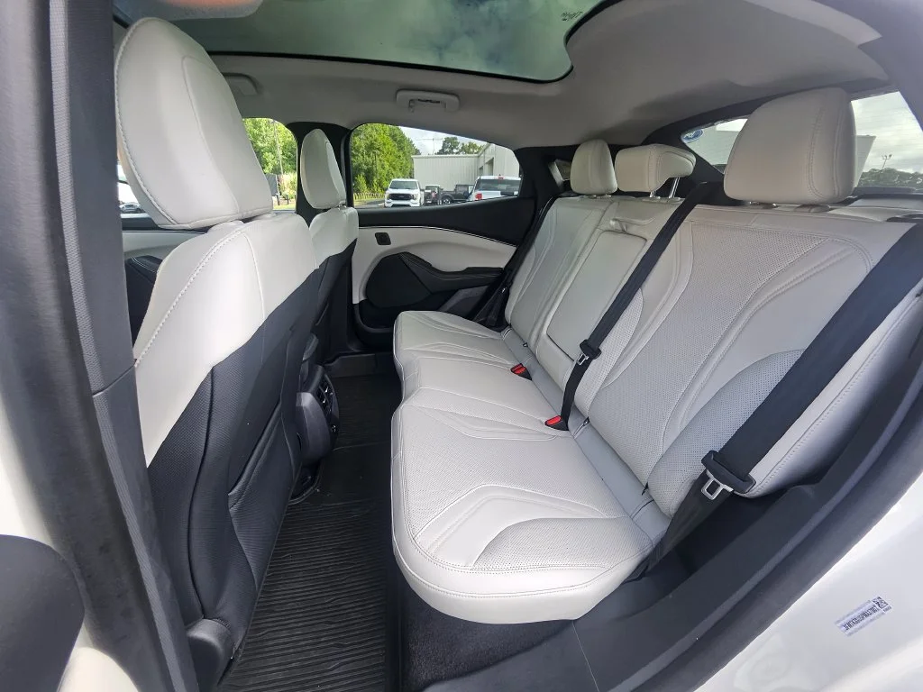 Certified Used 2023 Star White Ford Premium image 12