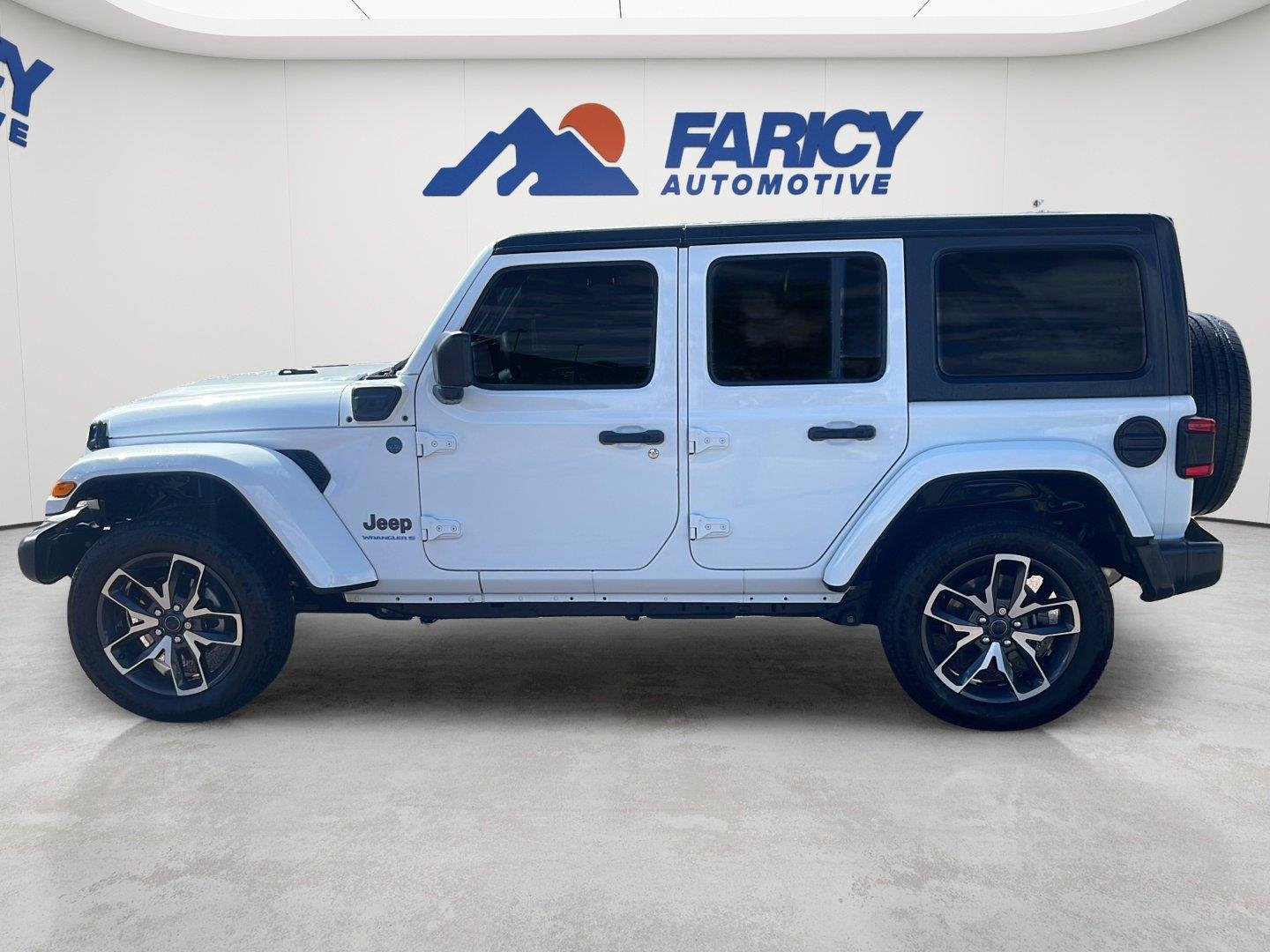 Used 2024 Bright White Clearcoat Jeep Sport S image 9