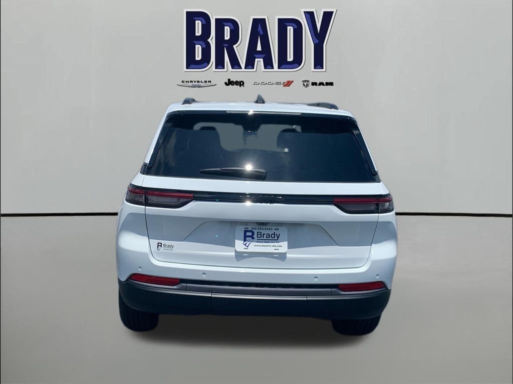 New 2026 Bright White Clear-Coat Exterior Paint Jeep Altitude image 6