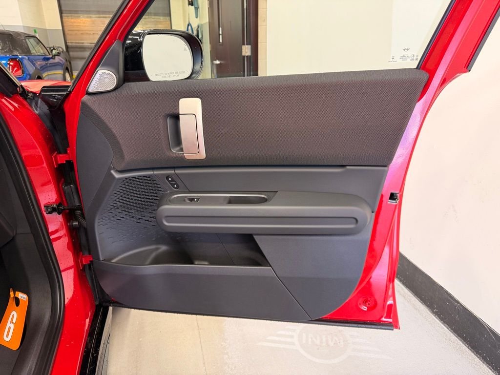 Used 2026 Chili Red II MINI  image 27