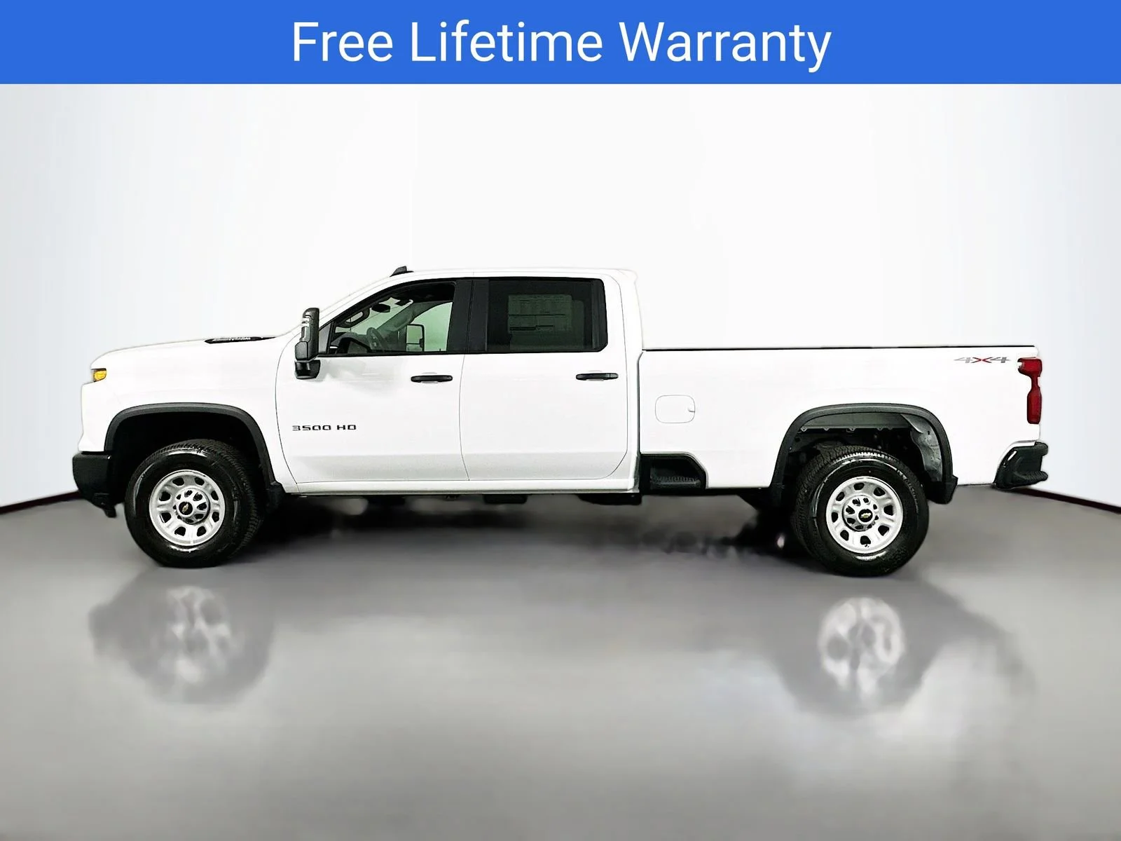 New 2026 Summit White Chevrolet WT image 5