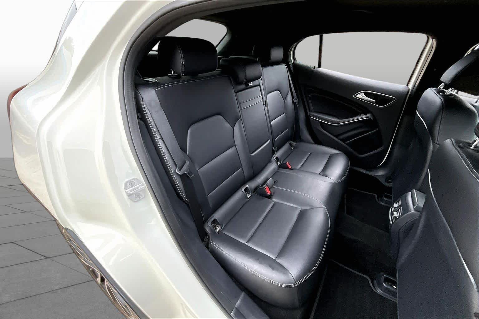 Used 2017 Cirrus White Mercedes-Benz GLA 250 image 3