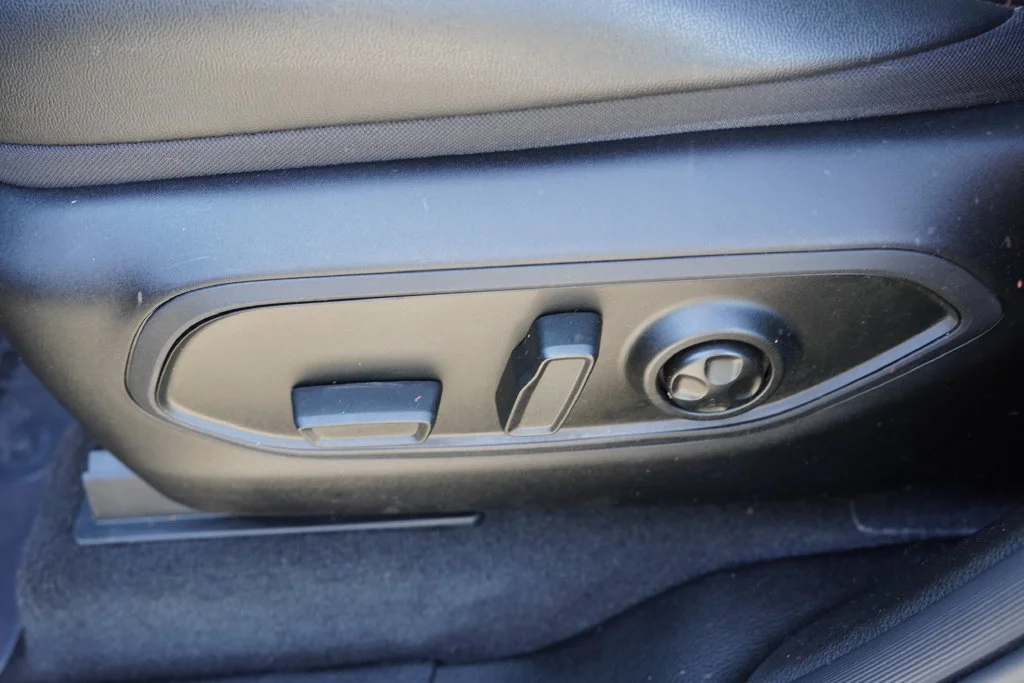 Certified Used 2023 Gray Jeep Limited image 25