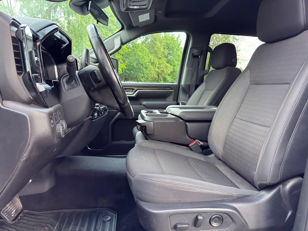Used 2025 White Chevrolet LT image 2