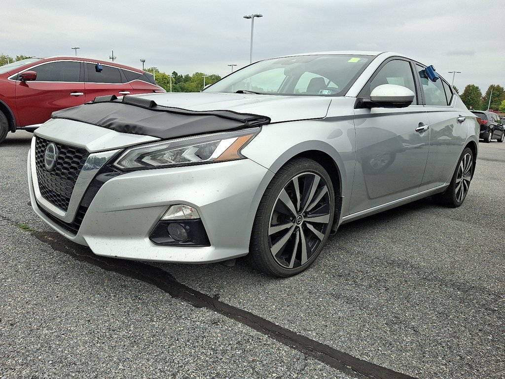 Used 2020 Silver Nissan 2.5 Platinum image 3