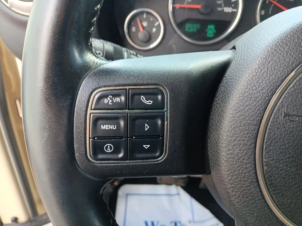 Used 2011 Sahara Tan Clearcoat Jeep Unlimited Rubicon image 28