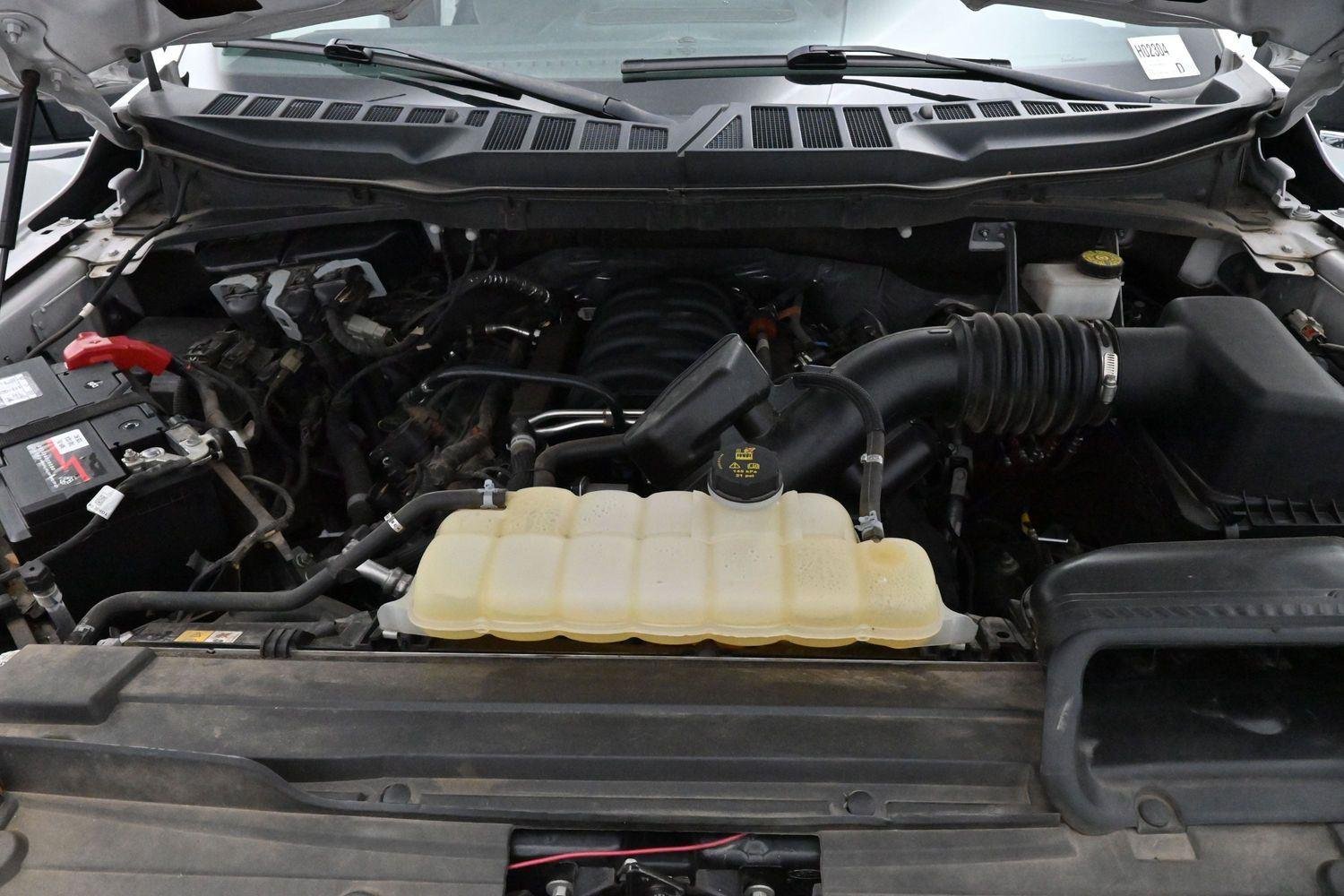 Used 2023  Ford LARIAT image 38