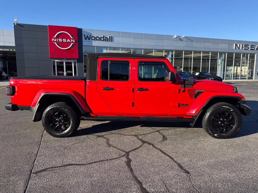 Used 2021 Firecracker Red Clea Jeep Sport S image 2