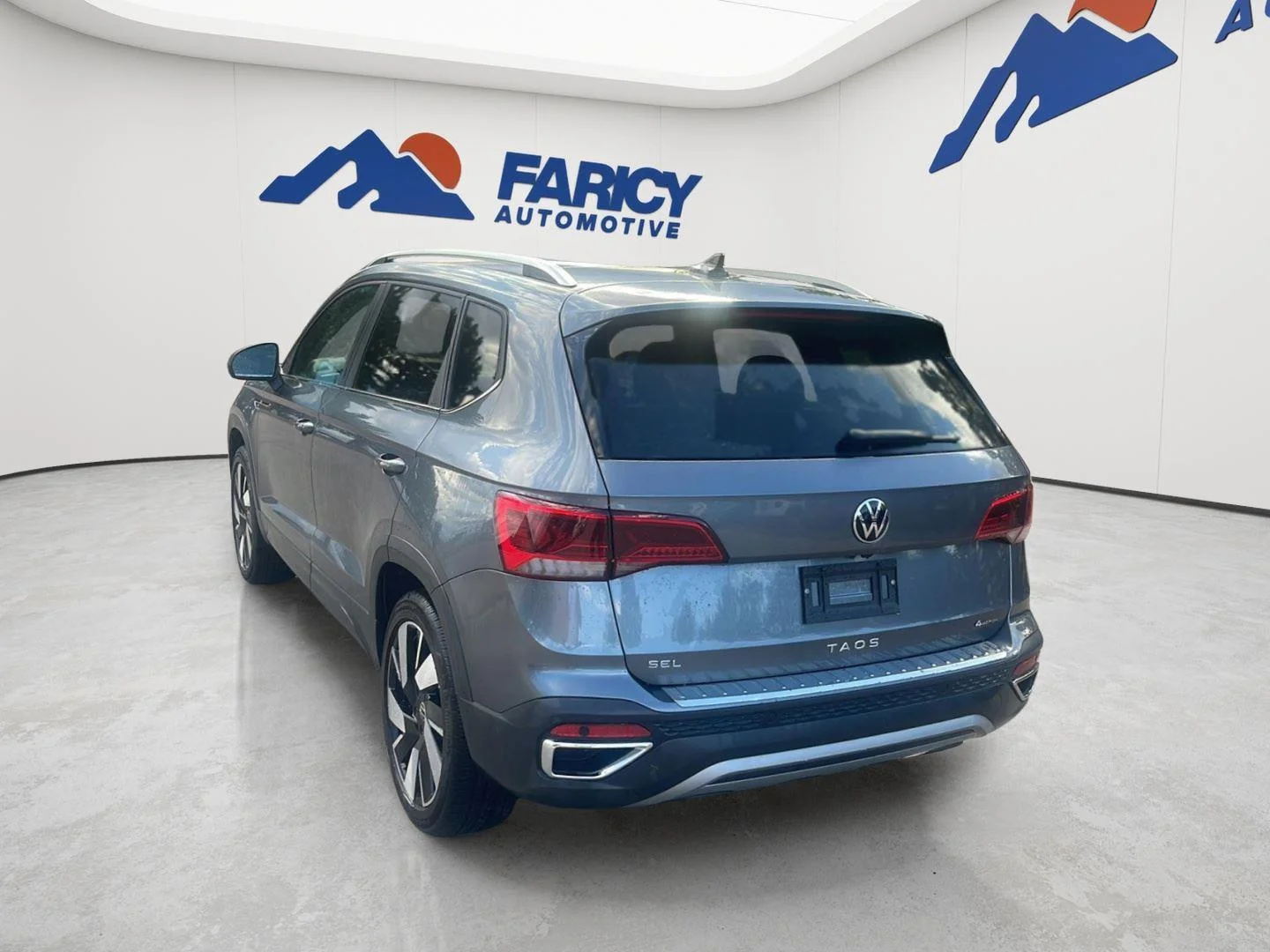 Used 2024 Platinum Gray Metallic Volkswagen SEL image 10