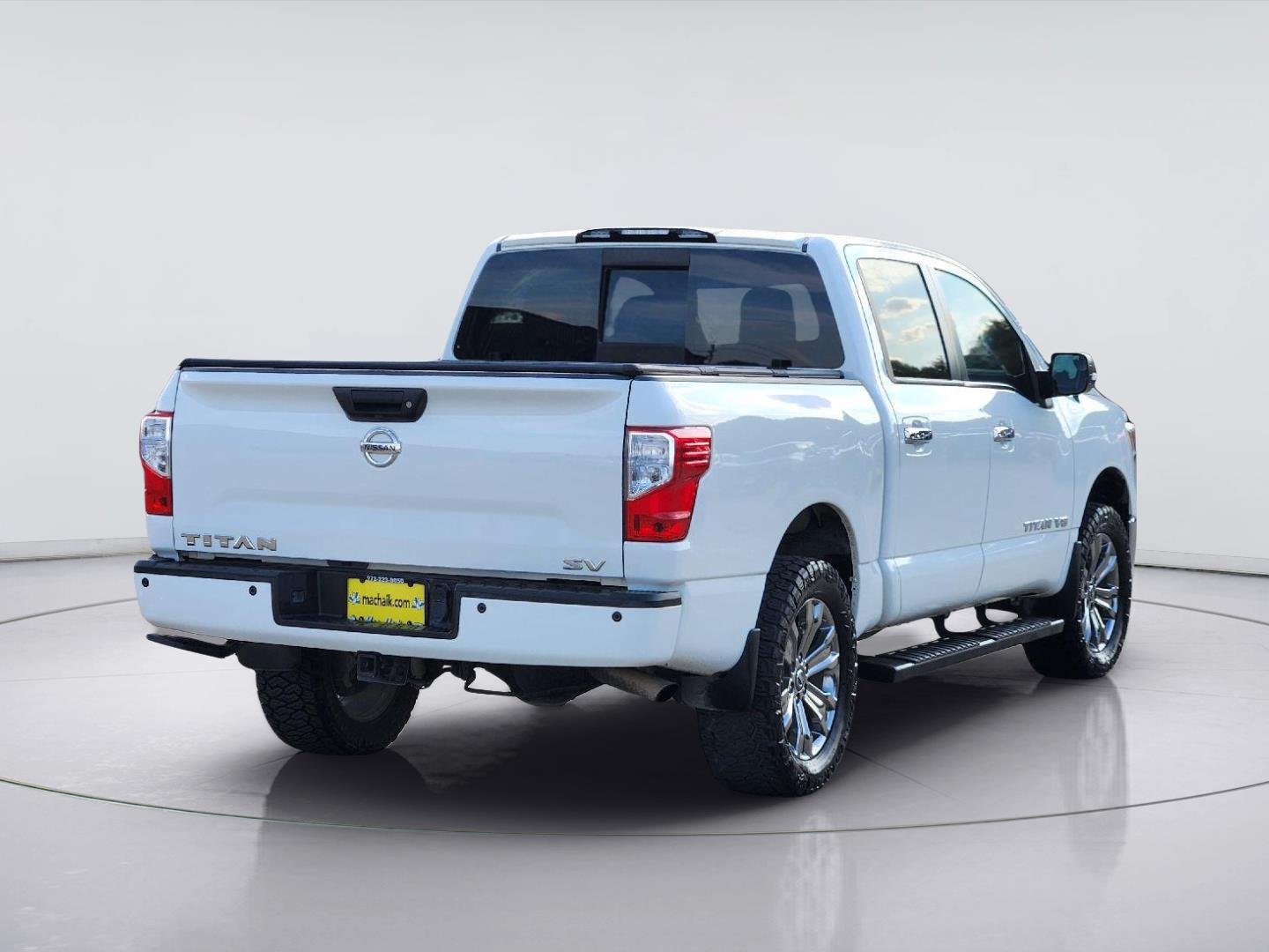 Used 2019 Glacier White Nissan SV image 6