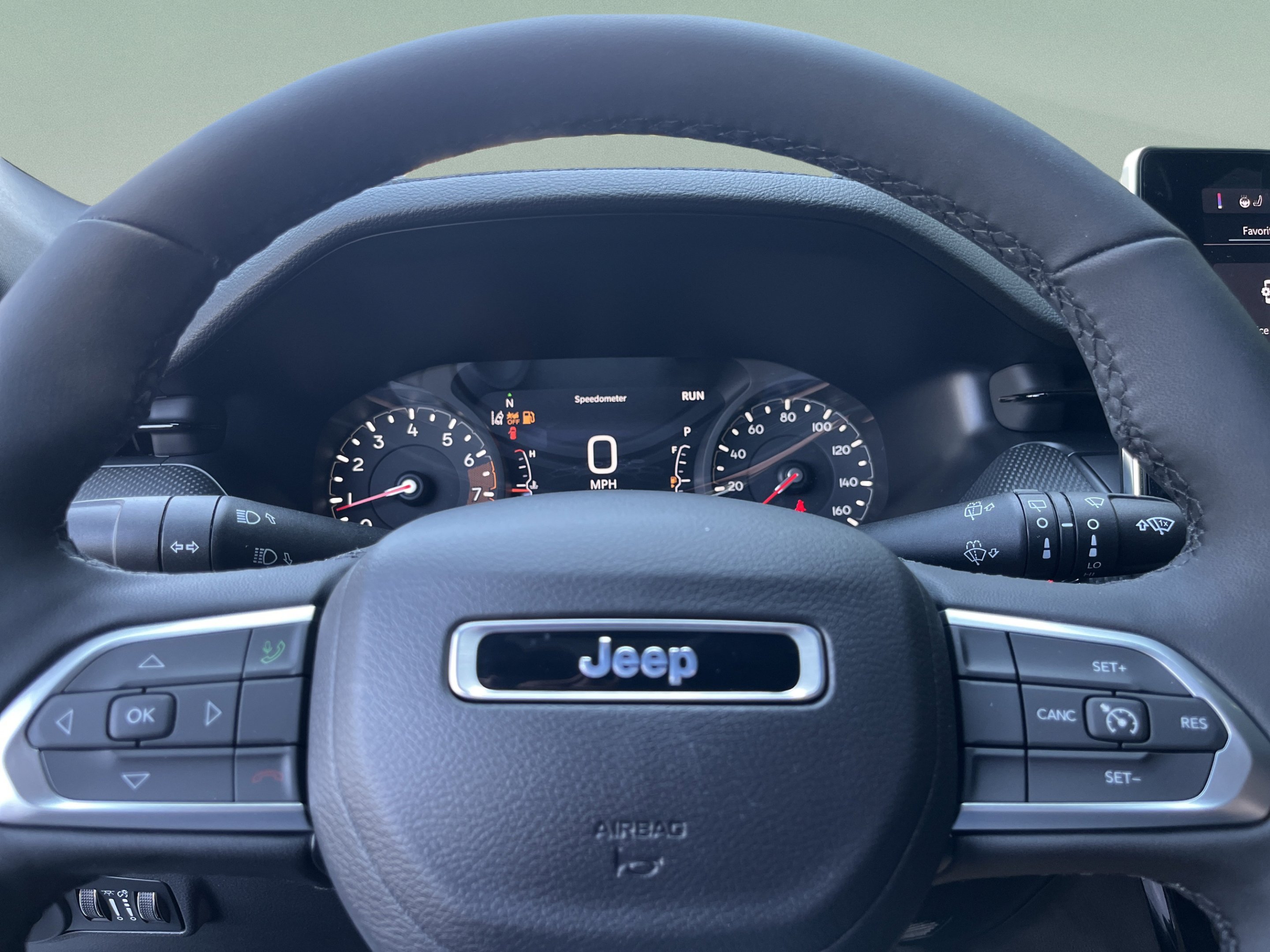 New 2026 Bright White Clearcoat Jeep Latitude Altitude image 24