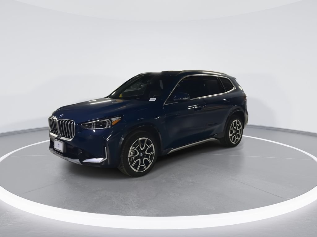 Used 2026 Blue BMW xDrive28i image 4