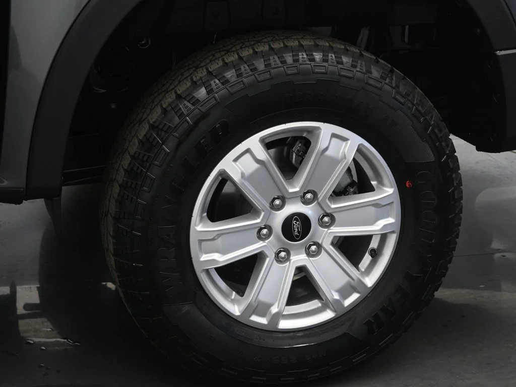 New 2025 Gray Ford XL image 22