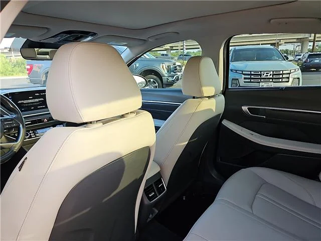 Used 2023 Black Hyundai Limited image 8