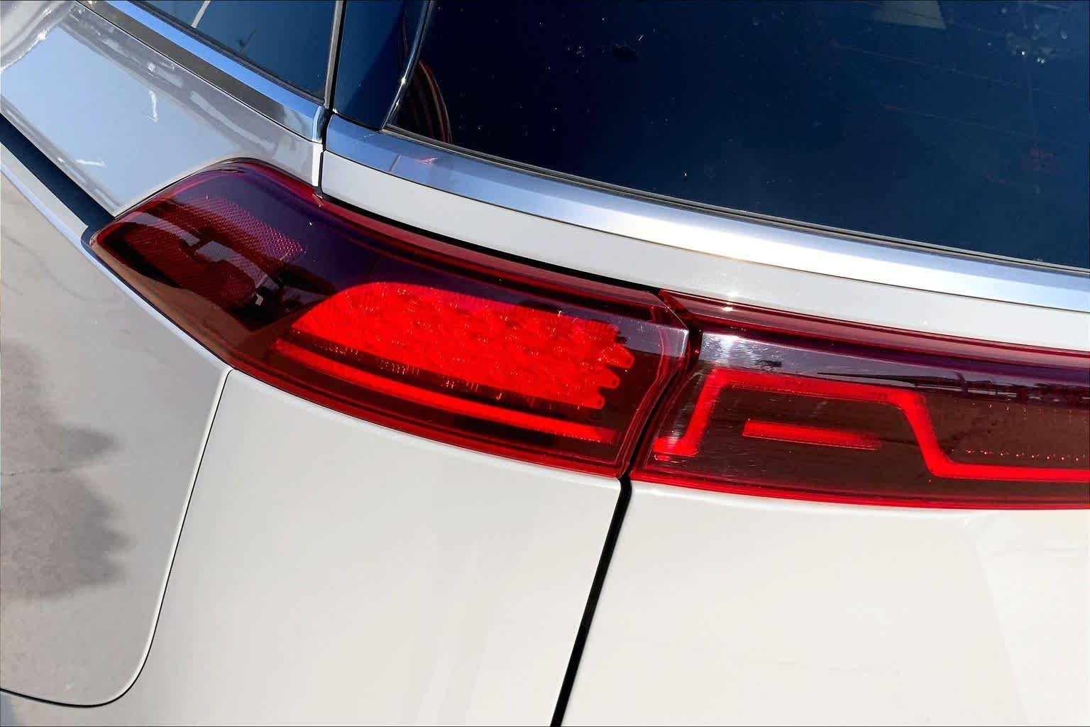 Used 2024 Ceramic Silver Kia SX Prestige image 27