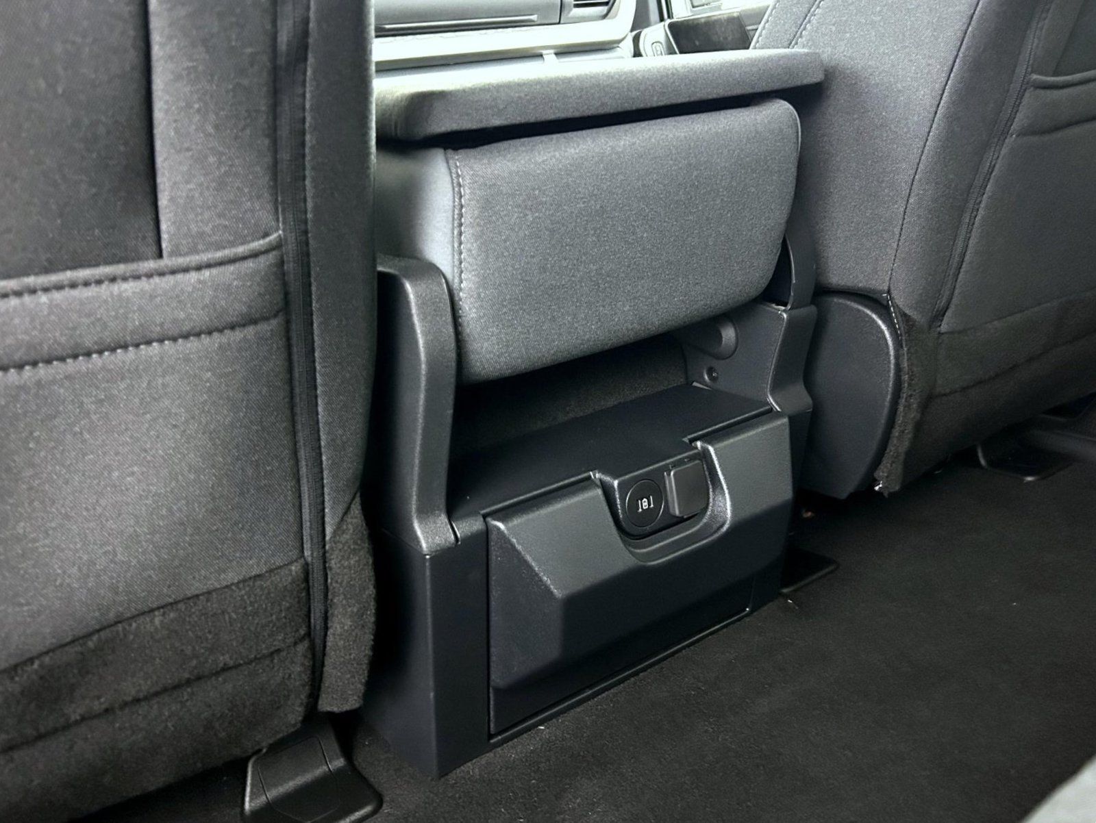 New 2026 Carbonized Gray Metallic Ford XLT image 21