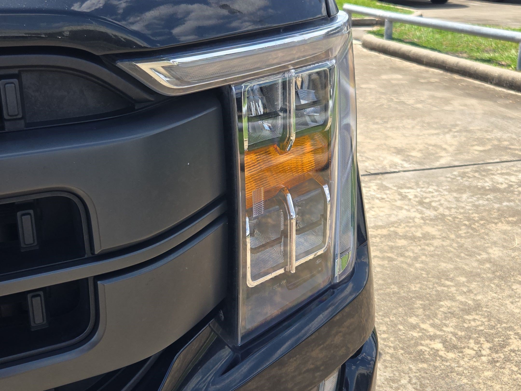 Used 2023 Agate Black Metallic Ford Lariat image 8