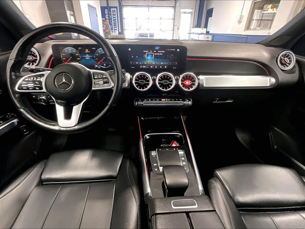 Used 2023 White Mercedes-Benz GLB 250 image 21
