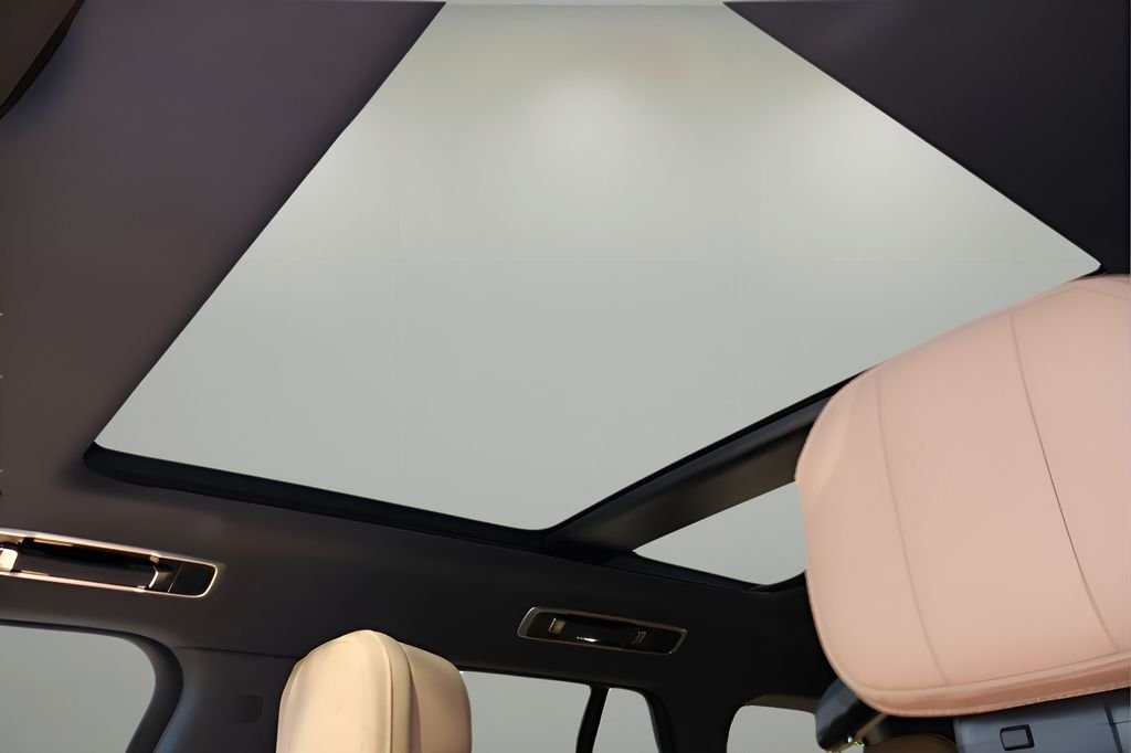New 2026 Icy White Satin Land Rover SE image 26