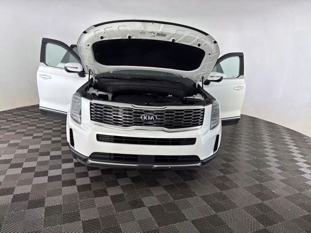 Used 2020 White Kia EX image 12