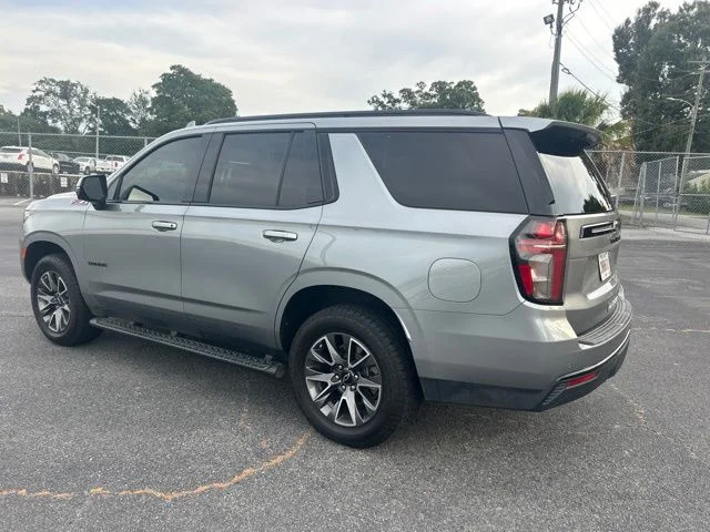 Used 2023 Gray Chevrolet Z71 image 3