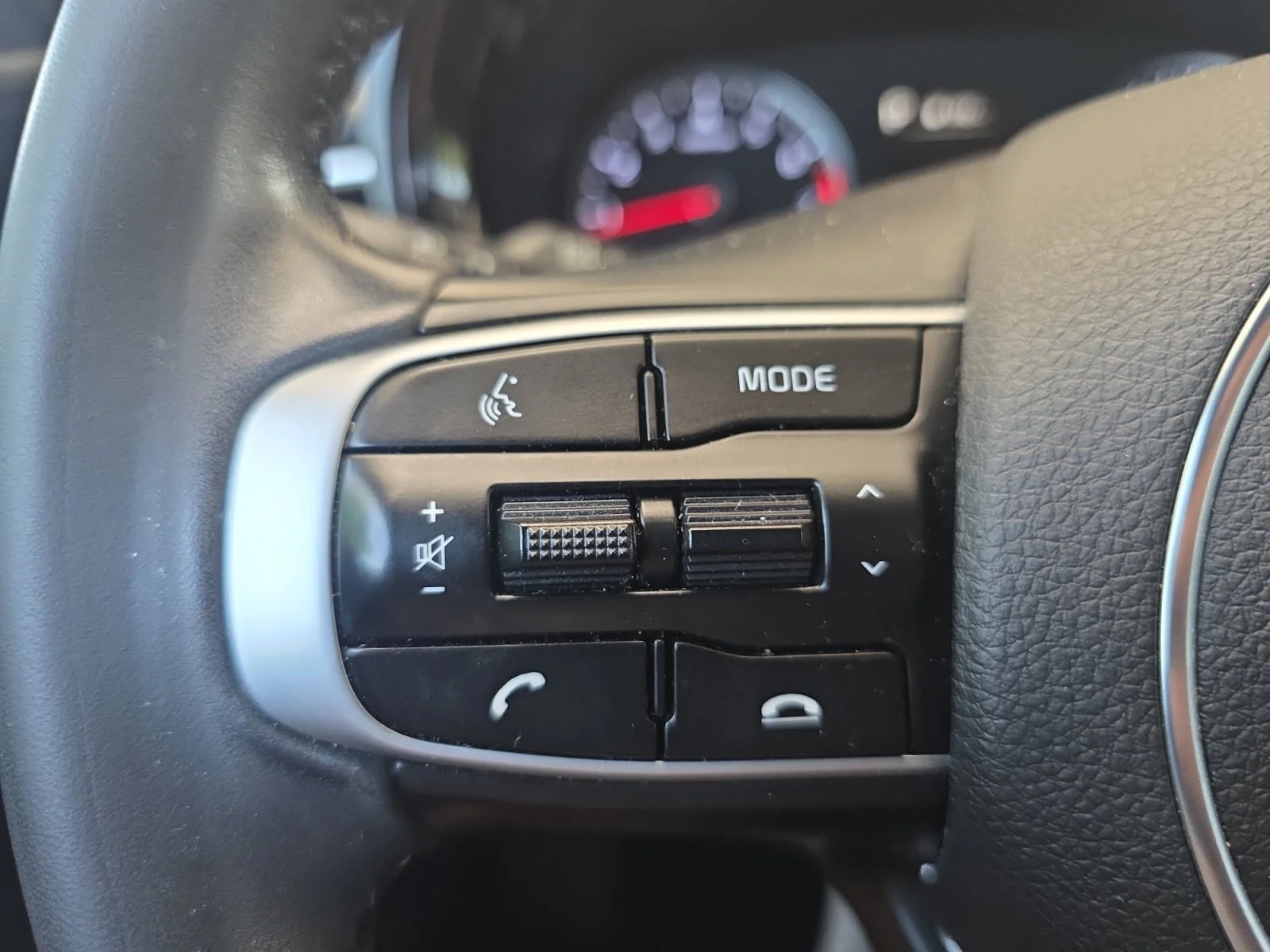 Used 2022 Wolf Gray Kia GT-Line image 23