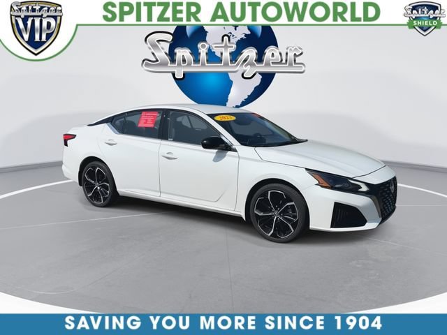 Used 2023 White Nissan 2.5 SR image 2