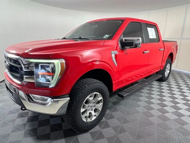 Used 2023 Red Ford XLT image 3