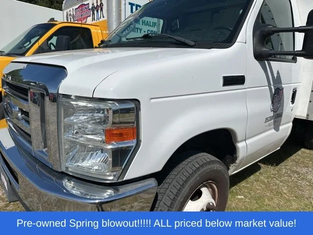 Used 2017 White Ford XL image 15