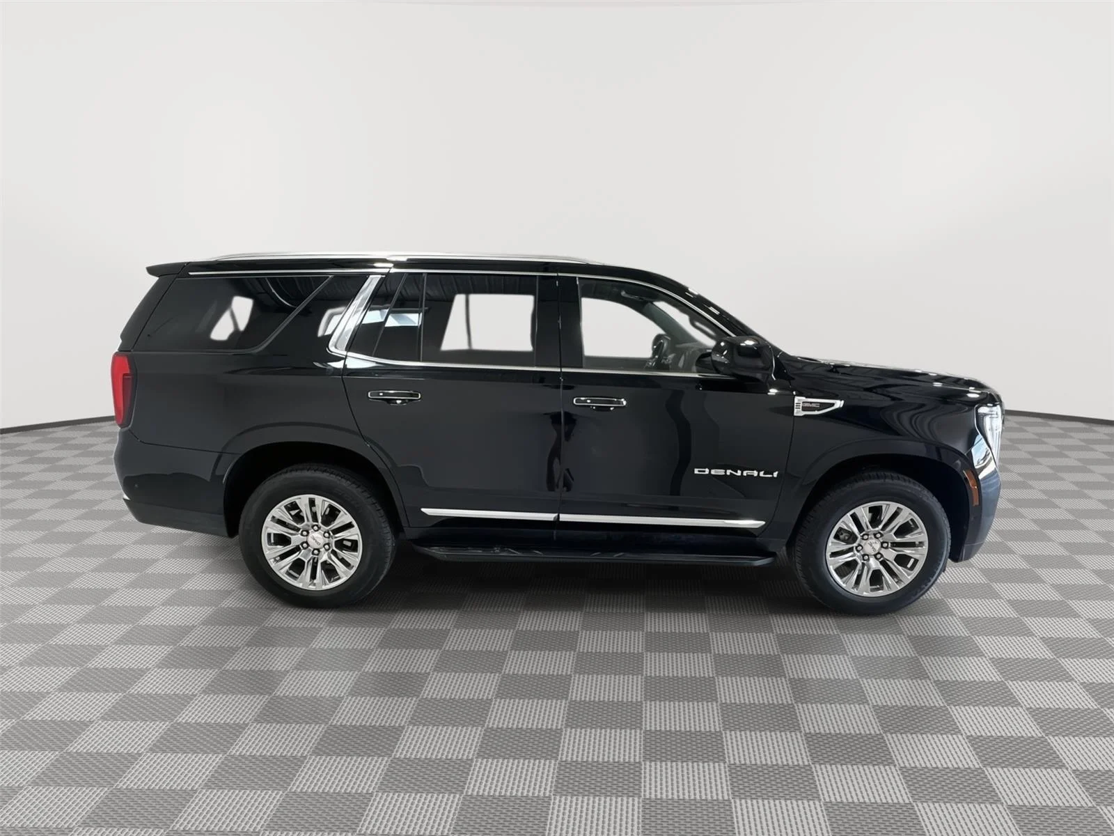 Used 2025 Onyx Black GMC Denali image 6